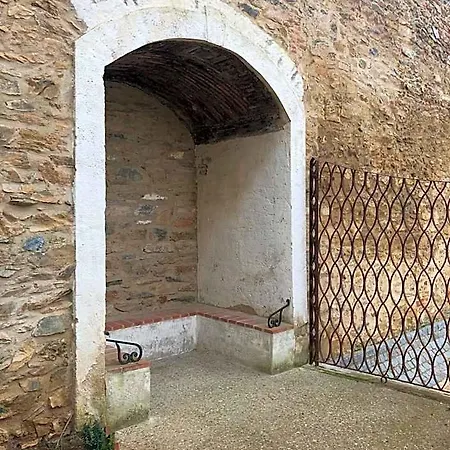 La Muralla Hotell *